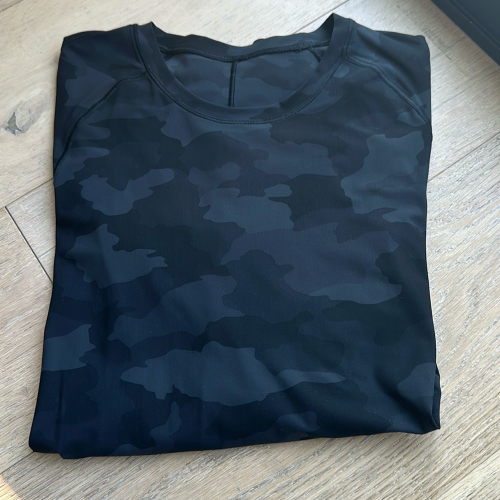 Lululemon camo long sleeve shirt